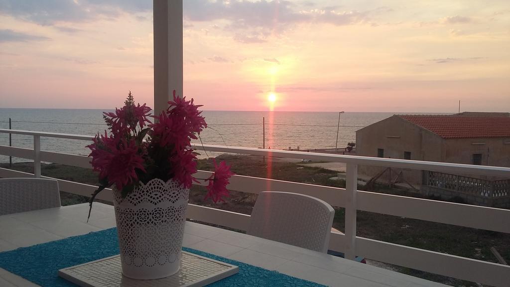 Villa Vista Mare Tra I Luoghi Di Montalbano à Punta Secca Extérieur photo